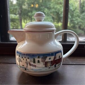 Villeroy & Boch Naif Christmas Teapot